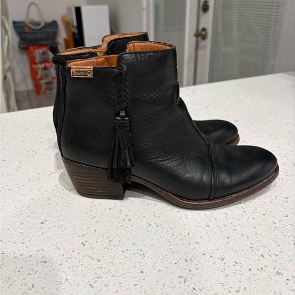 Pikolinos 39 Women\'s Black Leather Ankle Boots